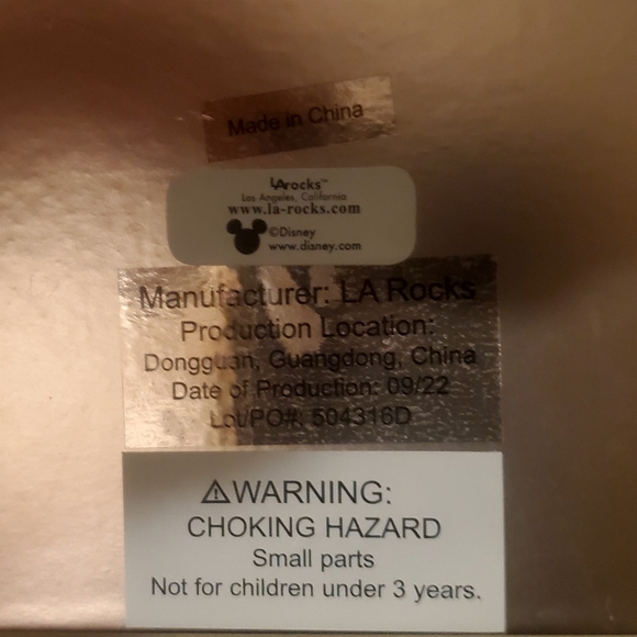 2 DISNEY BOX SETS - Picture 5 of 10